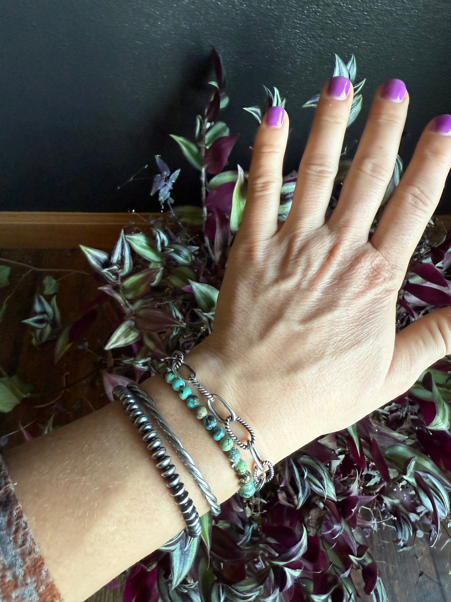 Twist wire cuff