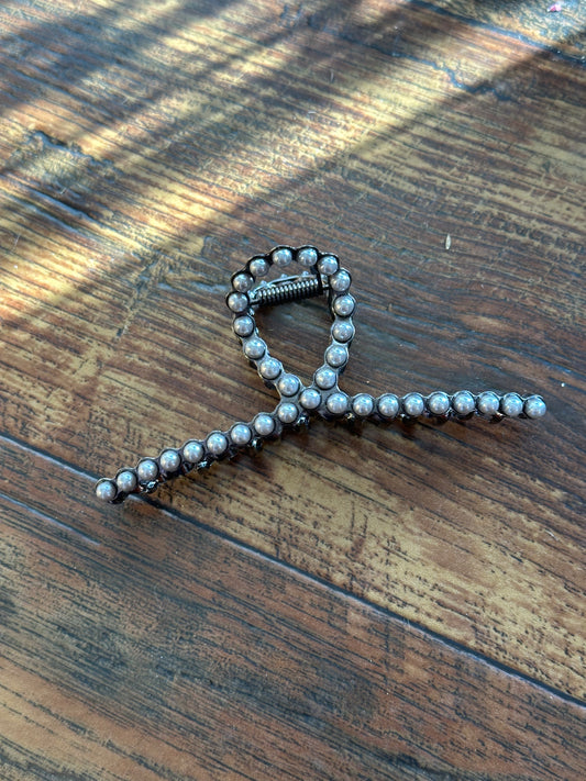 Faux Navajo pearl clip!